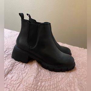 Howler Black Leather Platform Ankle Boots - Steve Madden